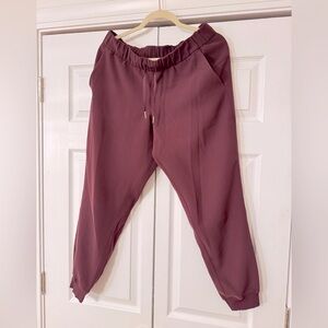 Lululemon Athletica Women Pant Joggers Size 10 
Maroon
